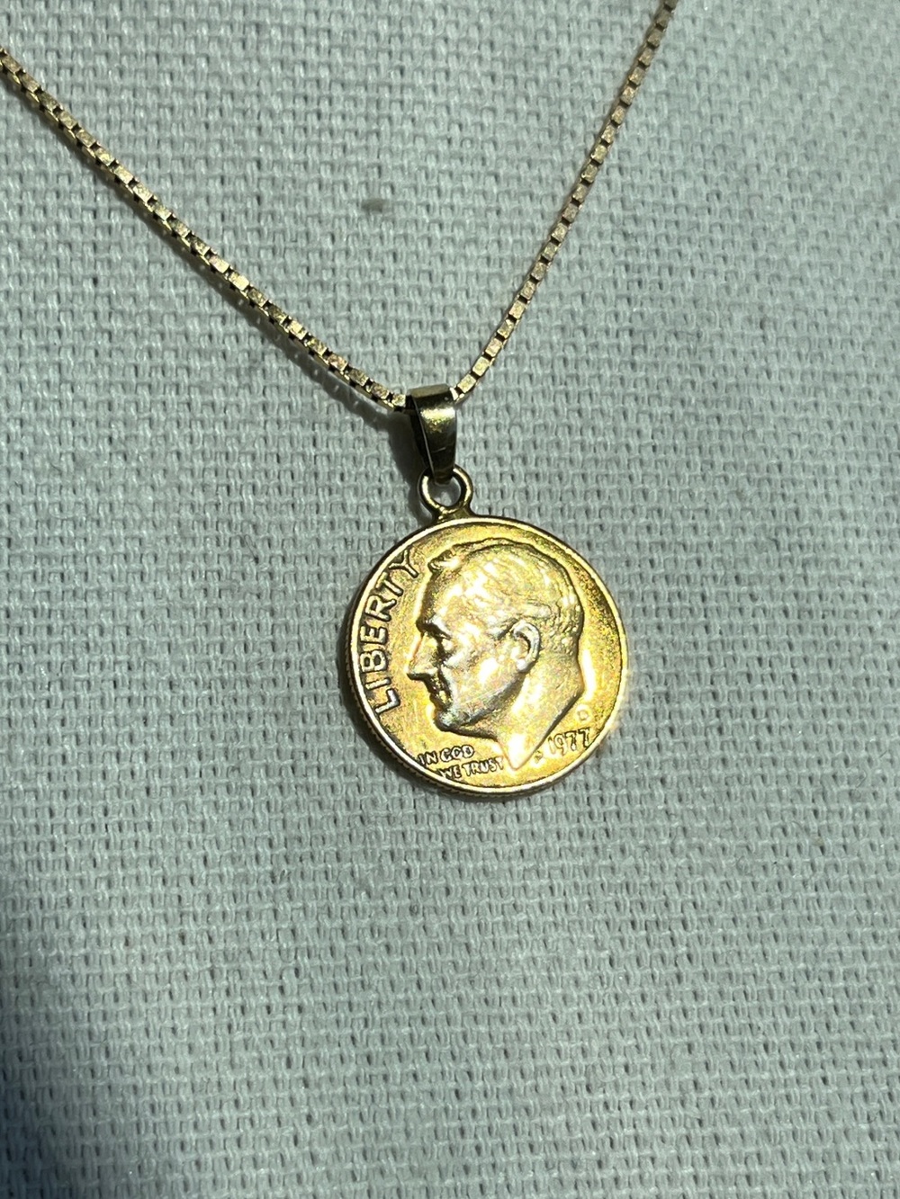 Vntg  1977 18k Gold Plated United States Dime  Roosevelt 10 cent Coin Pendant